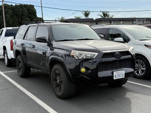 Used 2015 Toyota 4Runner SR5 image 2