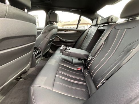 Used 2017 BMW 540i xDrive image 36