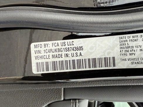 New 2025 Jeep Grand Cherokee L Limited w/ Black Appearance Package image 18