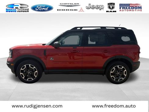 Used 2024 Ford Bronco Sport Outer Banks w/ Tech Package AWD/4WD image 2