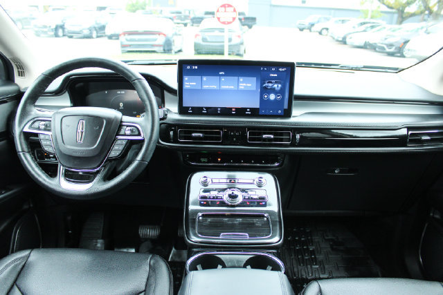 Used 2022 Lincoln Nautilus AWD image 17
