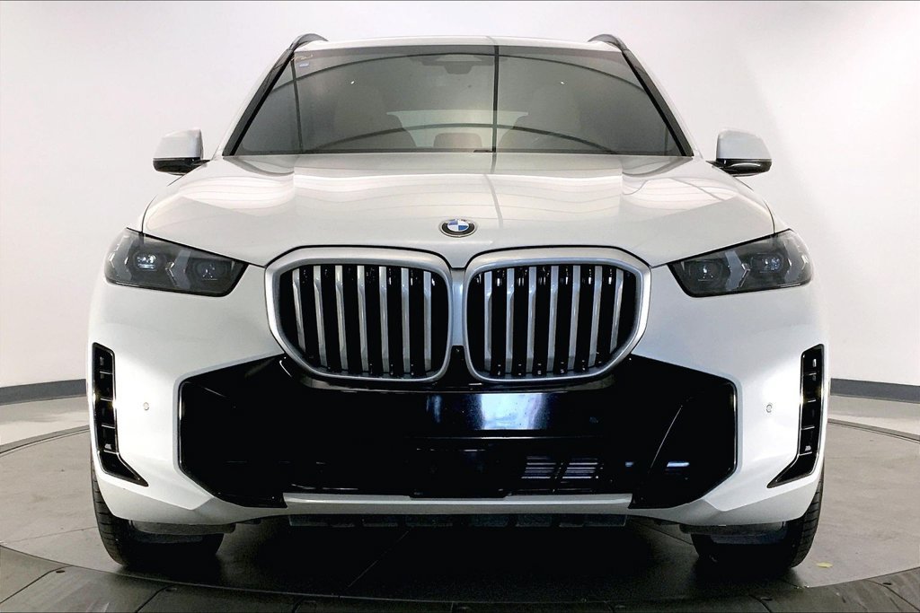 Certified 2024 BMW X5 xDrive40i w/ M Sport Package AWD/4WD image 2