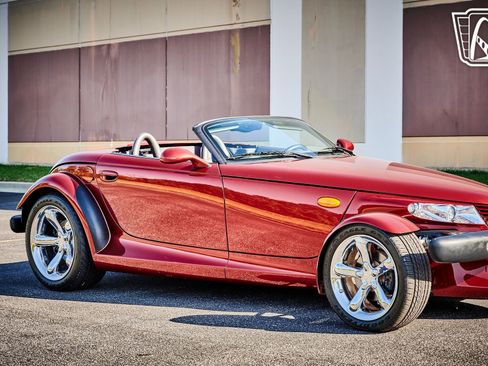 Used 2002 Chrysler Prowler image 32