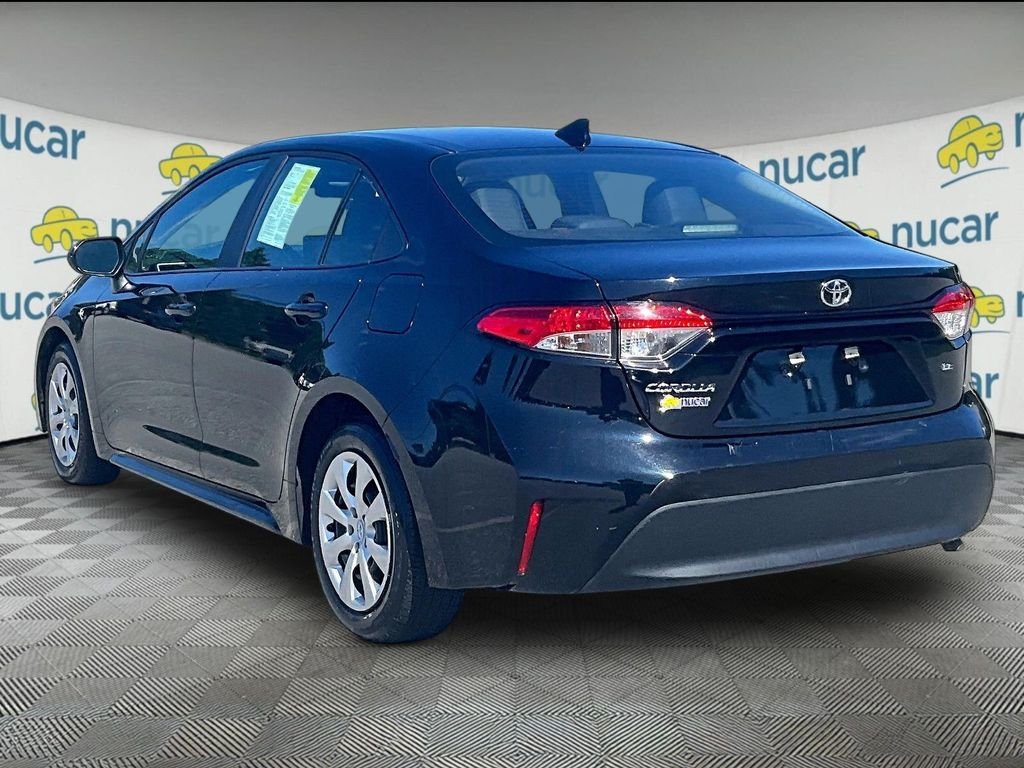 Used 2025 Toyota Corolla LE FWD image 4