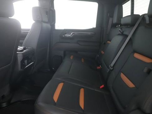 Used 2025 GMC Sierra 1500 AT4 w/ Technology Package AWD/4WD image 28