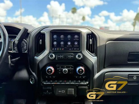 Used 2019 GMC Sierra 1500 Denali w/ Denali Ultimate Package AWD/4WD image 19