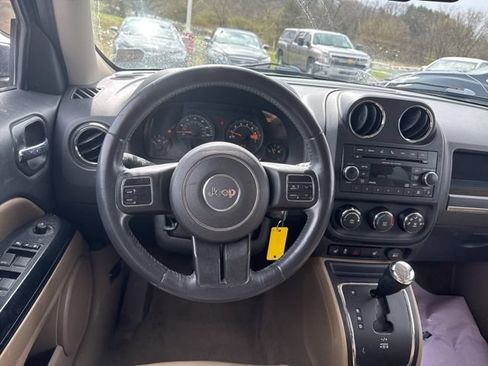 Used 2015 Jeep Patriot High Altitude AWD/4WD image 14