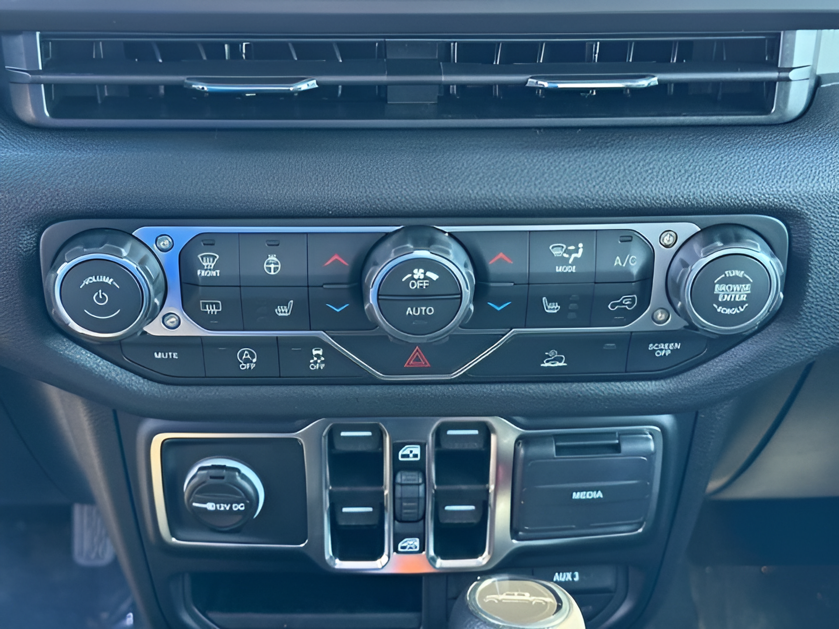 New 2026 Jeep Gladiator Sport AWD/4WD image 24
