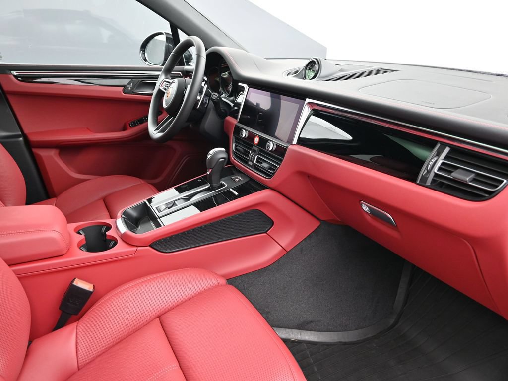 Certified 2026 Porsche Macan S AWD/4WD image 14
