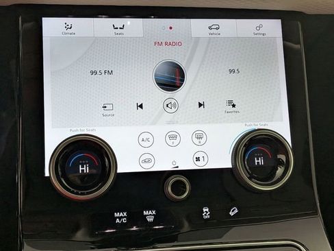 Used 2019 Land Rover Range Rover Velar R-Dynamic SE AWD/4WD image 23