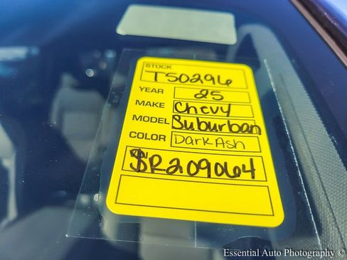 New 2025 Chevrolet Suburban Premier image 21