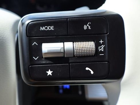 Used 2024 Hyundai Santa Fe SE AWD/4WD image 16