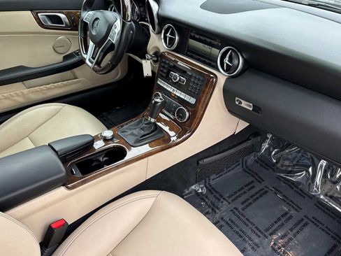 Used 2015 Mercedes-Benz SLK 350 image 14