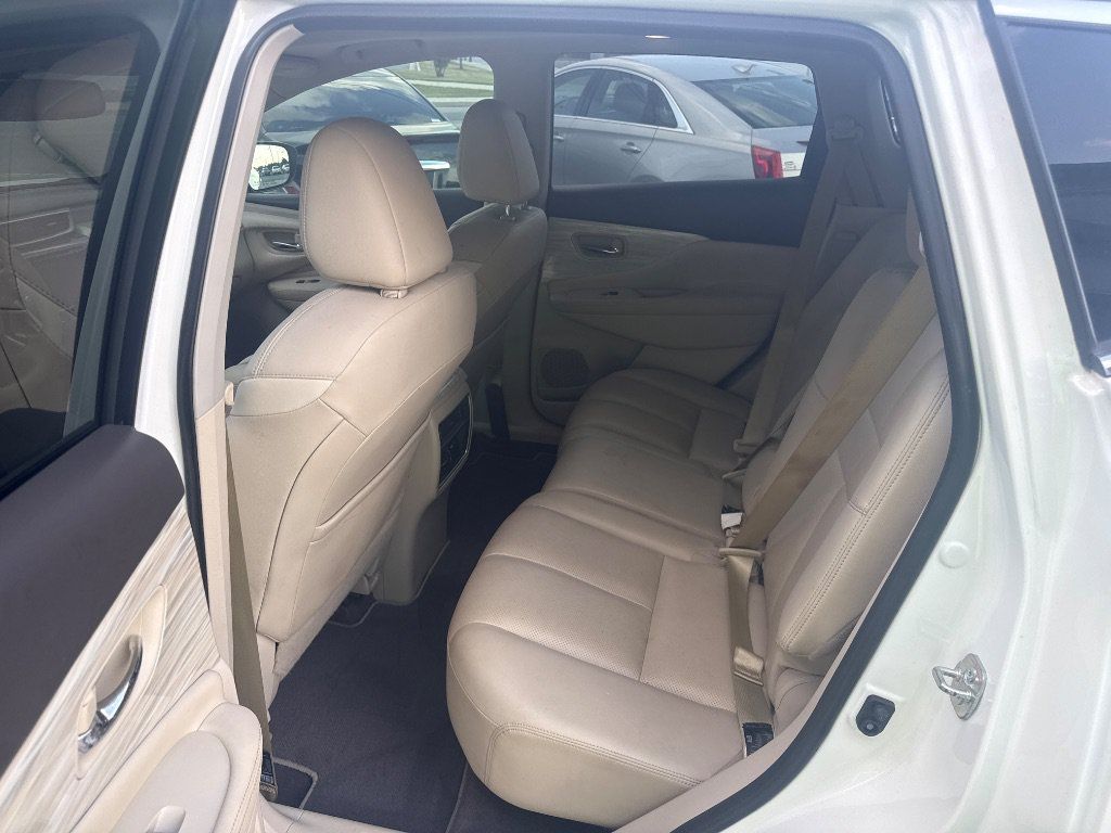 Used 2018 Nissan Murano Platinum w/ Cargo Package FWD image 12