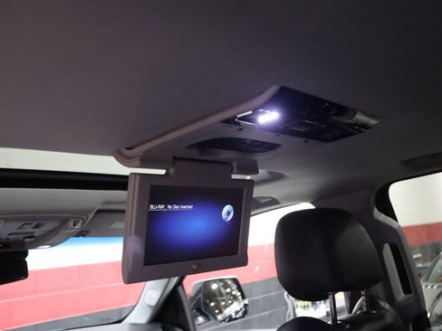 Used 2016 Cadillac Escalade ESV Luxury image 44