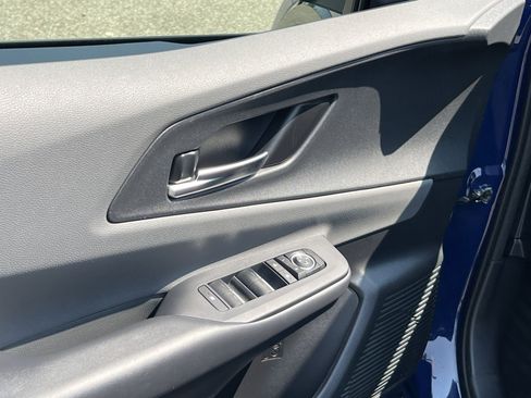 Used 2025 Toyota Prius XLE AWD/4WD image 13