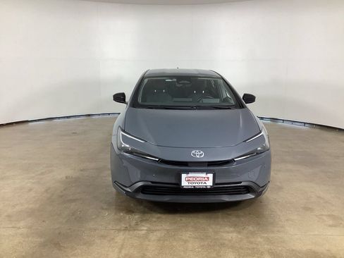 Used 2023 Toyota Prius LE FWD image 2