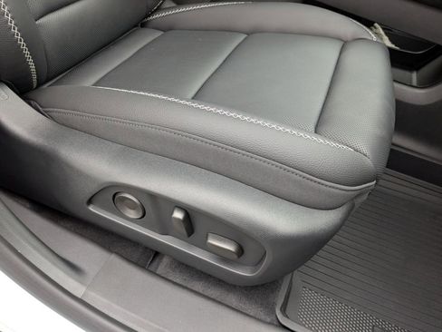 New 2026 GMC Terrain Denali w/ LPO, Black Badging Package image 27