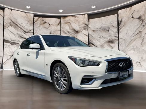 Used 2019 INFINITI Q50 Luxe w/ Essential Package (3.0T Luxe) RWD image 3