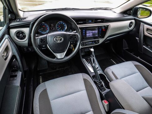 Used 2018 Toyota Corolla LE FWD image 18