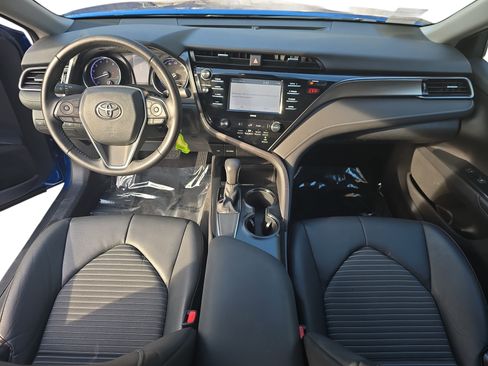 Used 2020 Toyota Camry SE image 9
