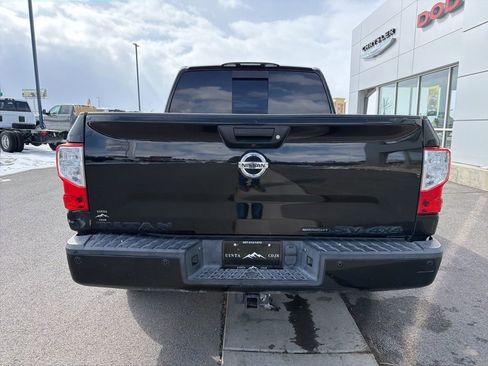 Used 2018 Nissan Titan SV w/ SV Convenience Package image 5