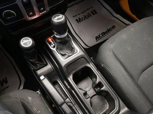 Used 2019 Jeep Wrangler Sport AWD/4WD image 42