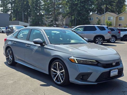 Used 2024 Honda Civic Touring image 9