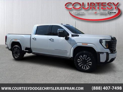 Used 2025 GMC Sierra 2500 Denali Ultimate w/ Max Trailering Package AWD/4WD image 1