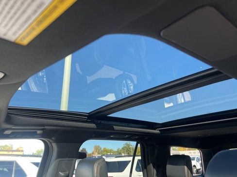 Certified 2022 Ford Expedition Platinum image 21