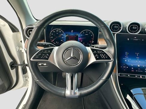 Used 2024 Mercedes-Benz GLC 300 image 12