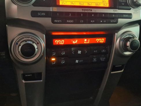 Used 2010 Toyota 4Runner Limited image 21