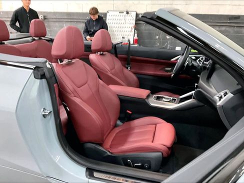 Used 2025 BMW 440i xDrive Convertible w/ Premium Package image 10