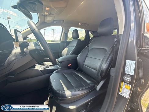 Used 2020 Ford Escape Titanium AWD/4WD image 18