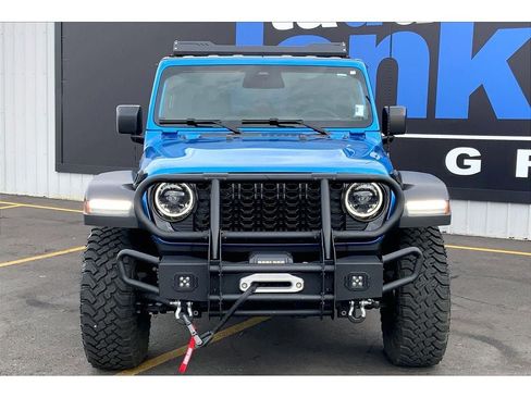 Used 2026 Jeep Wrangler Unlimited Sport AWD/4WD image 3