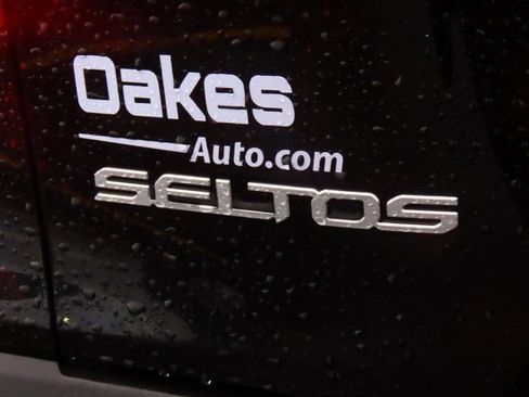 Used 2024 Kia Seltos EX image 16