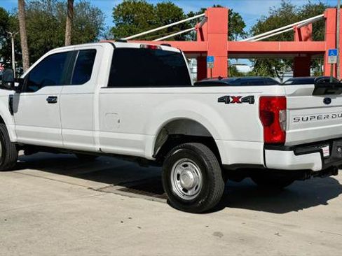 Used 2022 Ford F250 XL w/ Power Equipment Group image 4