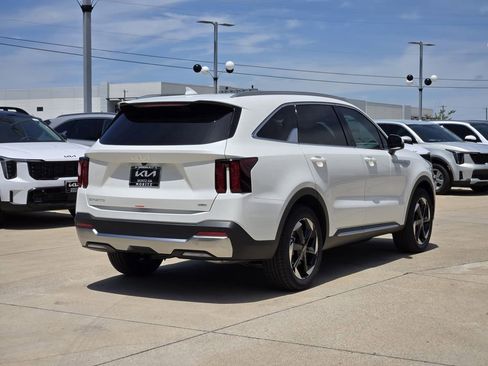 New 2026 Kia Sorento EX FWD image 4