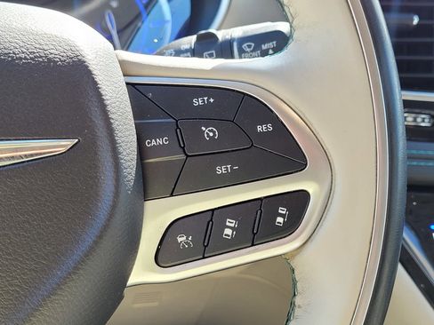 Used 2018 Chrysler Pacifica Limited w/ Advanced Safetytec Group image 20