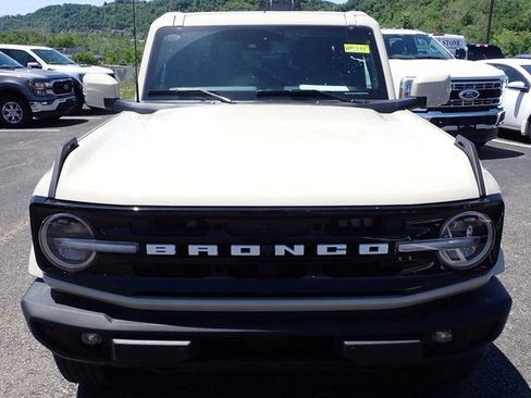 Used 2025 Ford Bronco Outer Banks AWD/4WD image 11