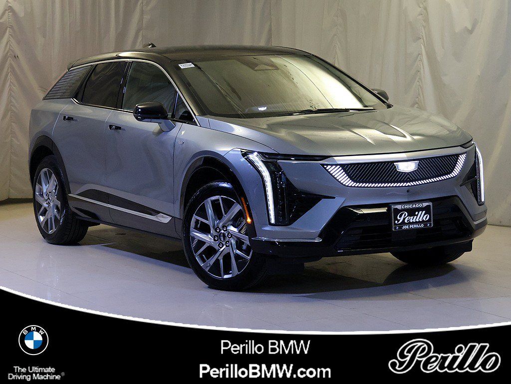 Used 2025 Cadillac Optiq Luxury 2 w/ LPO, Floor Liner Package AWD/4WD image 1