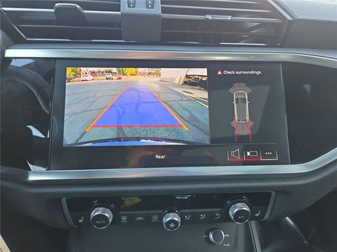 Used 2025 Audi Q3 2.0T Premium image 19