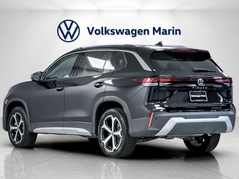 New 2026 Volkswagen Tiguan SE image 3