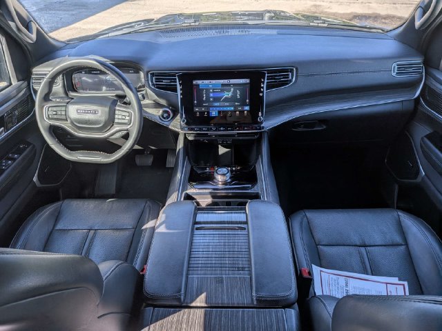 Used 2024 Jeep Wagoneer L Series II w/ Flexible Seating Group RWD image 15