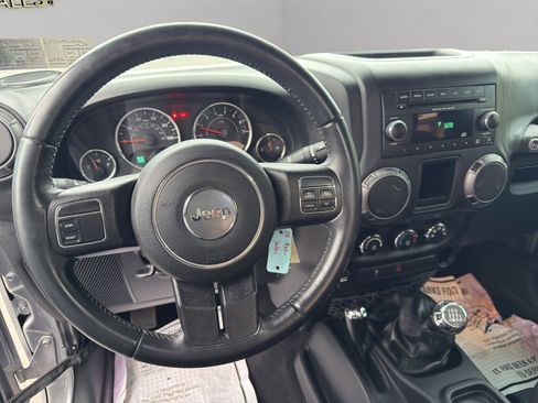 Used 2018 Jeep Wrangler Sport image 14