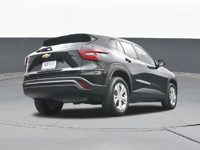 Used 2024 Chevrolet Trax LS FWD image 44