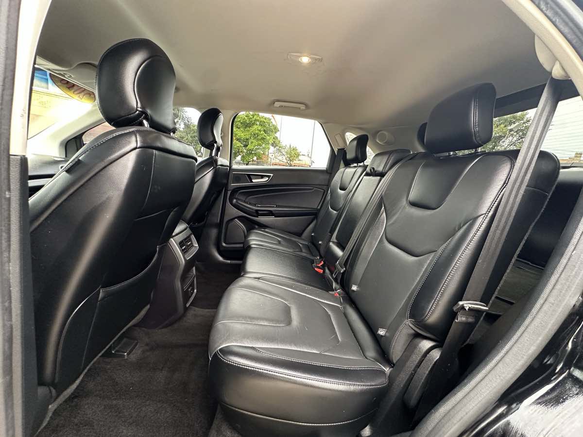 Used 2018 Ford Edge Titanium AWD/4WD image 39