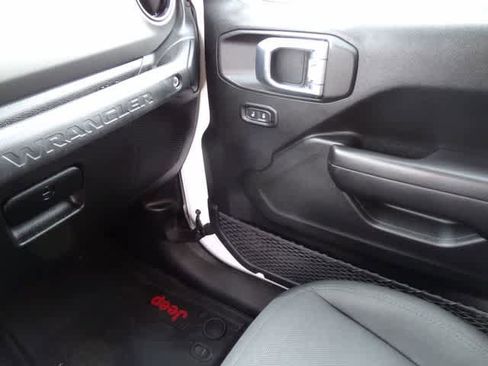 Used 2019 Jeep Wrangler Sport AWD/4WD image 33