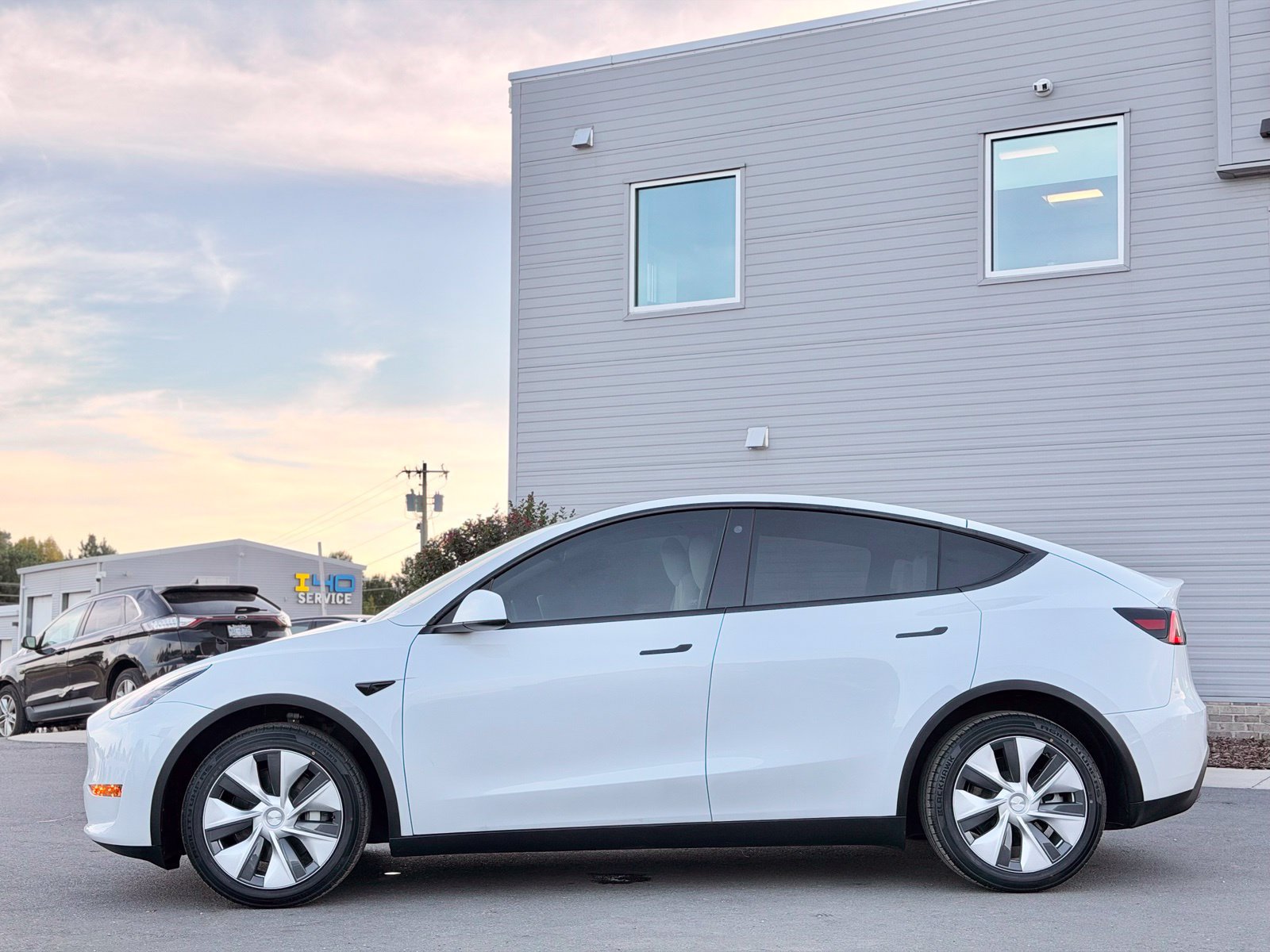 Used 2023 Tesla Model Y Long Range AWD/4WD image 16