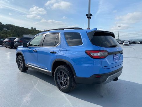 New 2025 Honda Pilot TrailSport image 9